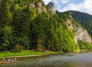 Tratwą przez Pieniński Park Narodowy- atrakcja w Zakopanem w rozsądnej cenie