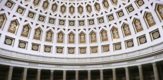 Czym lub kim była Walhalla?