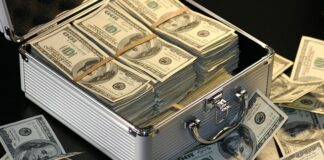 Na czym zarabia USA?