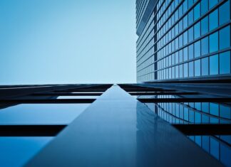 Dlaczego okna w samolotach są okrągłe? Dlaczego okna w samolotach są okrągłe?