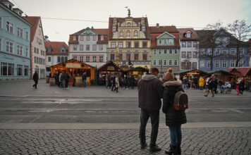 Gdzie leci się najdalej z Polski?