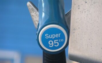 Ile waży 1 litr paliwa lotniczego?