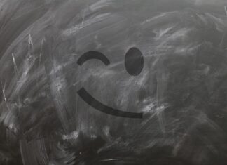 Dlaczego trzeba zamykać okna w samolocie?