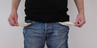 Ile trzeba mieć pieniędzy żeby wyjechać do USA?