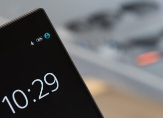 Co się stanie jeśli nie włączy się trybu samolotowego w samolocie?