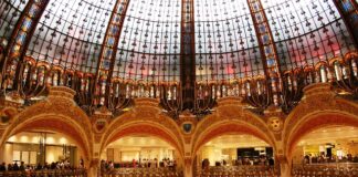 Kto pierwszy się kłania?