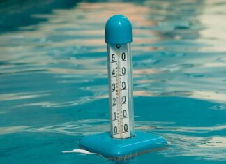 Jaka jest temperatura na wysokości 11000 m? Jaka jest temperatura na wysokości 11000 m?