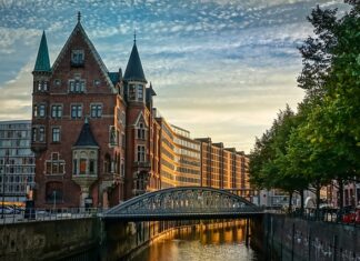 Jakie miasta straciła Polska po 2 wojnie światowej? Jakie miasta straciła Polska po 2 wojnie światowej?